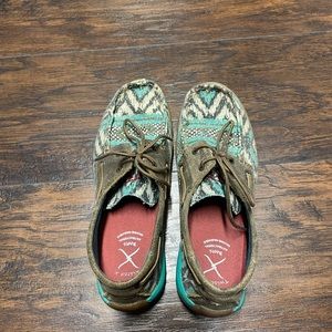 Women Twisted X casual shoe